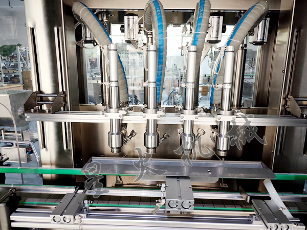 成都辣椒酱灌装机细节